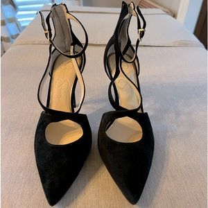 Jessica Simpson black pumps